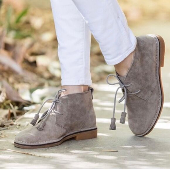 Hush Puppies Genuine Leather Women’s Size 7.5 Gray Moyen Booties - Picture 2 of 12